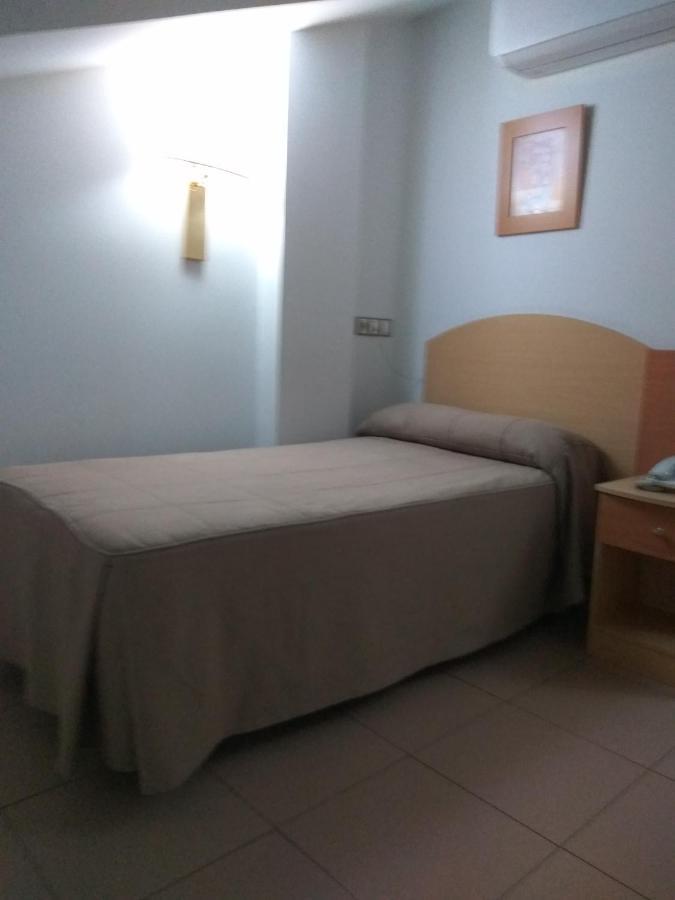 Hostal El Arco Мехорада дел Кампо Екстериор снимка