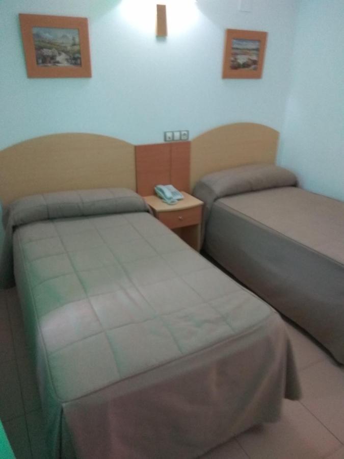 Hostal El Arco Мехорада дел Кампо Екстериор снимка