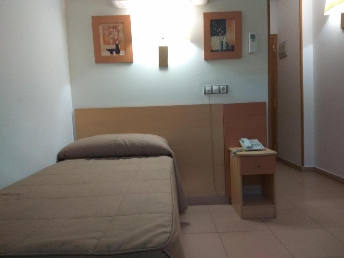 Hostal El Arco Мехорада дел Кампо Екстериор снимка