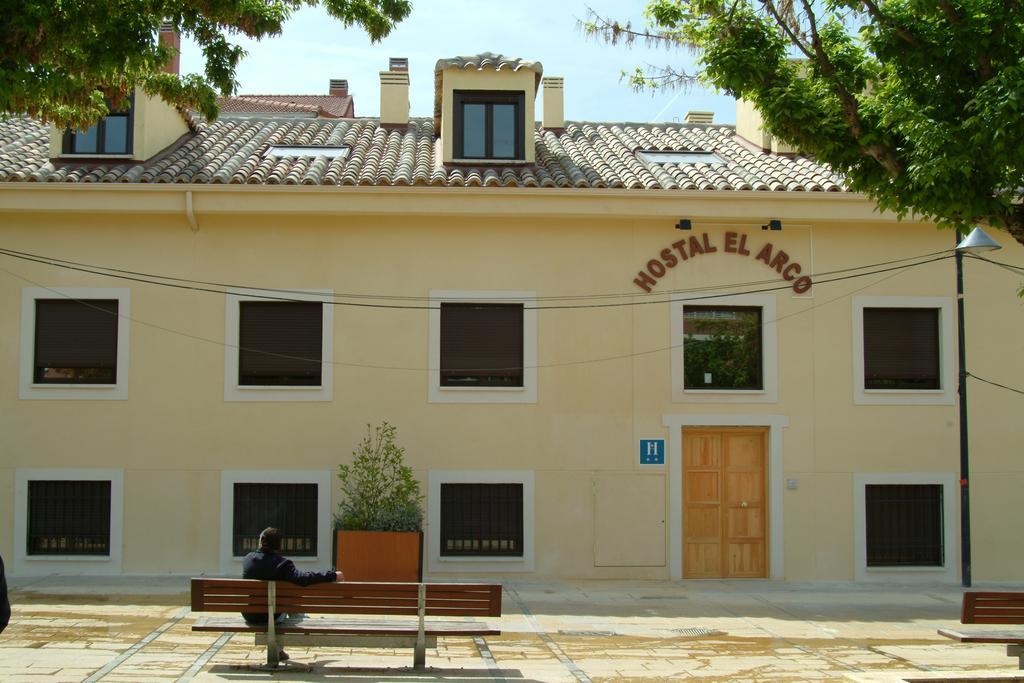 Hostal El Arco Мехорада дел Кампо Екстериор снимка