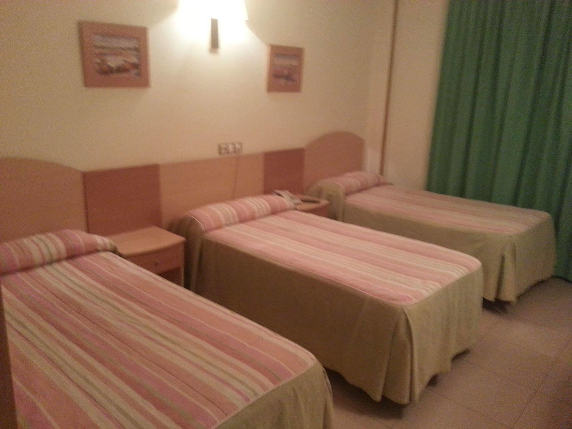 Hostal El Arco Мехорада дел Кампо Екстериор снимка