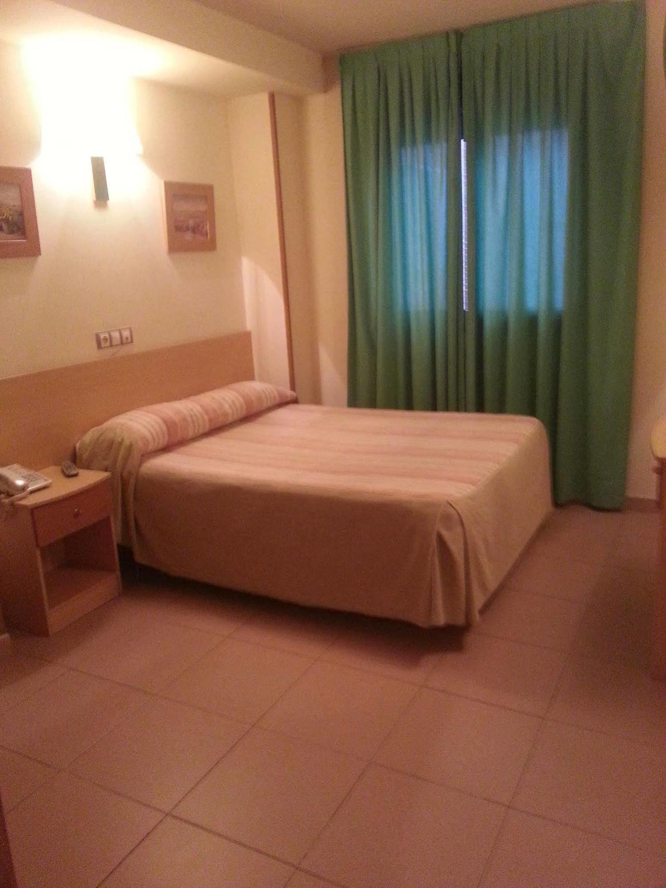 Hostal El Arco Мехорада дел Кампо Екстериор снимка