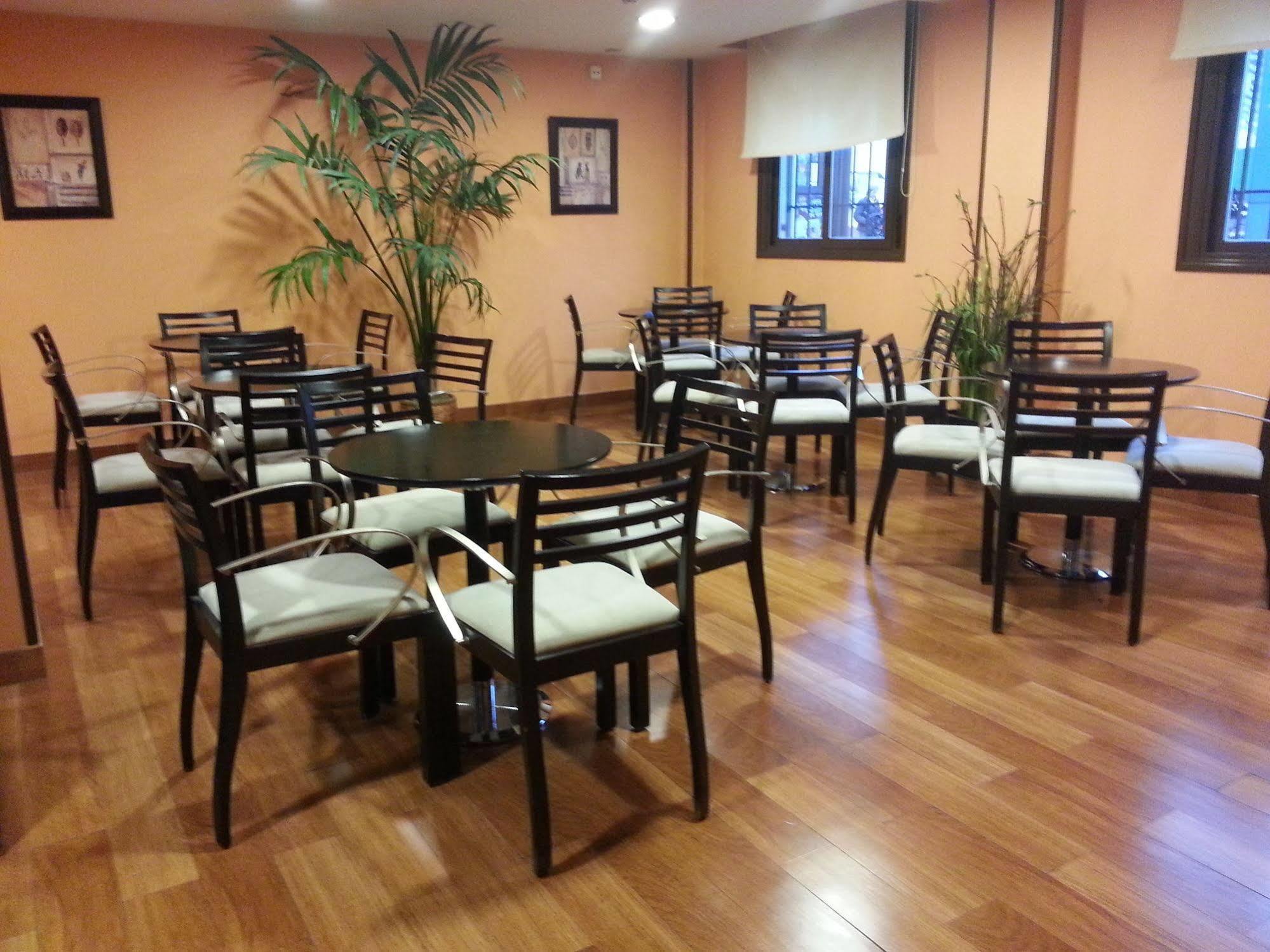 Hostal El Arco Мехорада дел Кампо Екстериор снимка