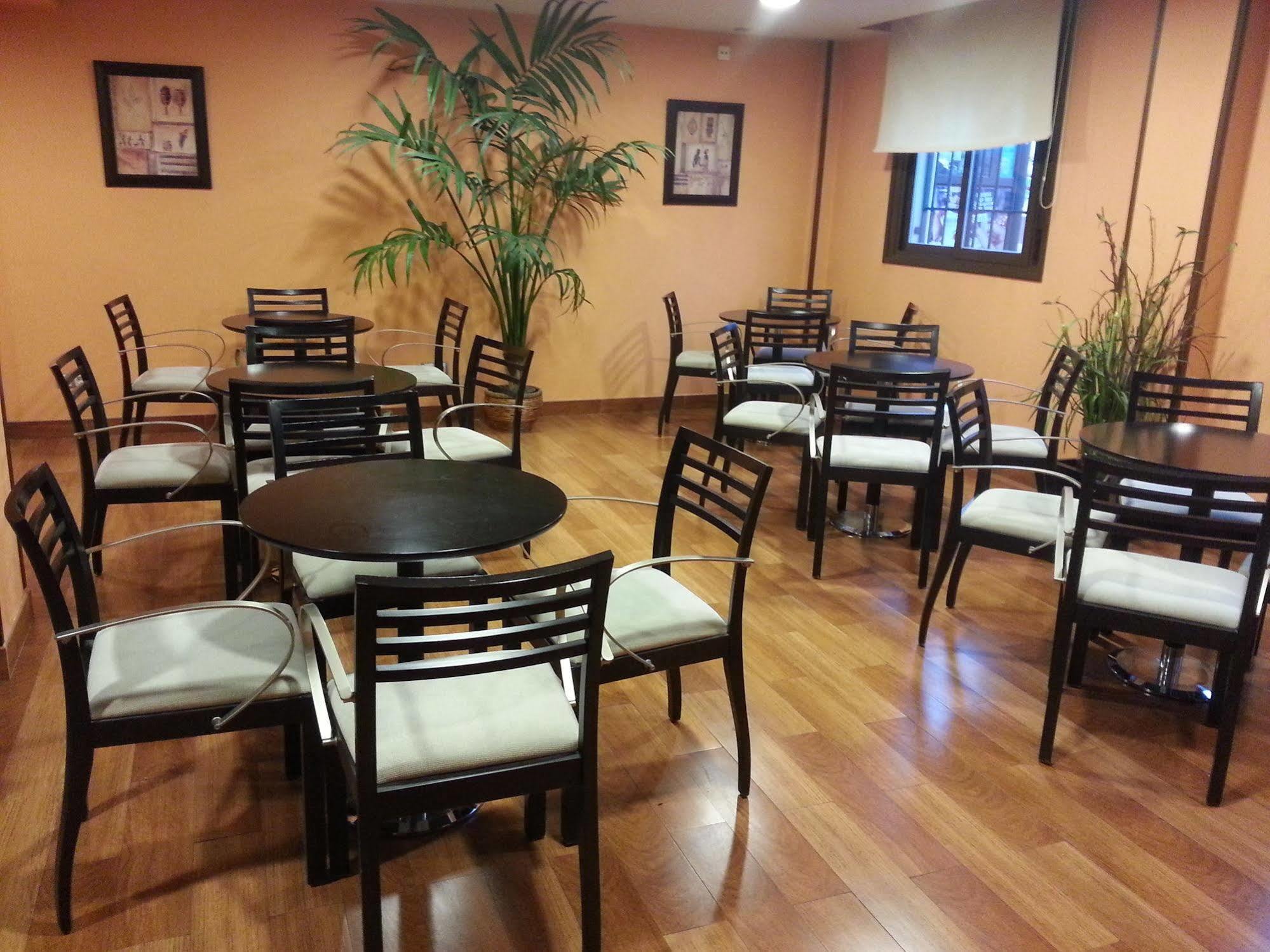 Hostal El Arco Мехорада дел Кампо Екстериор снимка