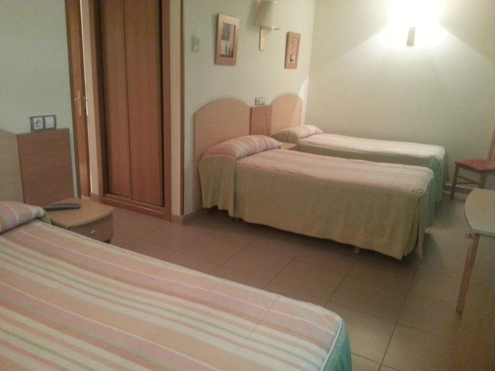 Hostal El Arco Мехорада дел Кампо Екстериор снимка